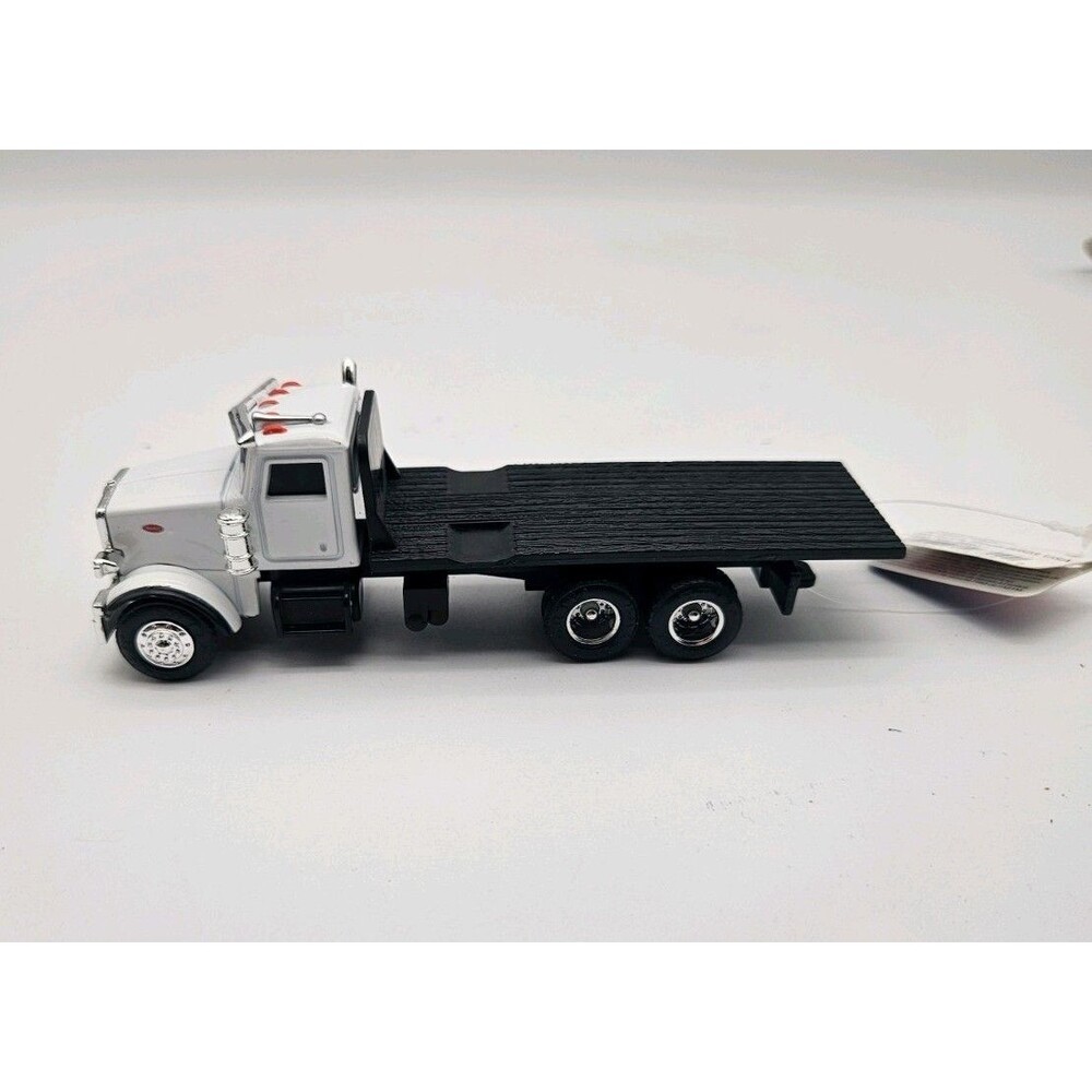 Ertl 1/64 1:64 Collect N Play Peterbilt flatbed Truck
